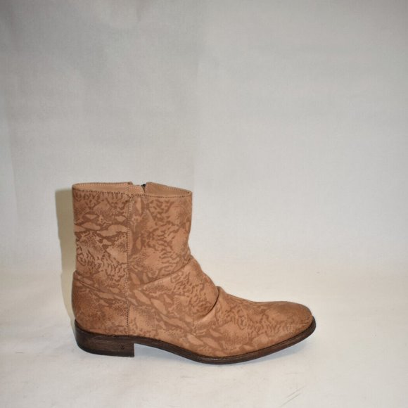 Disney Christmas 2025 Lil Rin Rin Plush Badge Red New